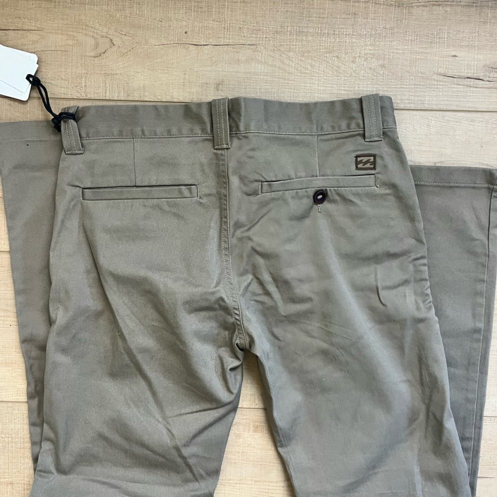 NWT Billabong Carter Stretch Boys Khaki Pants Size 29x27 - Picture 2 of 5